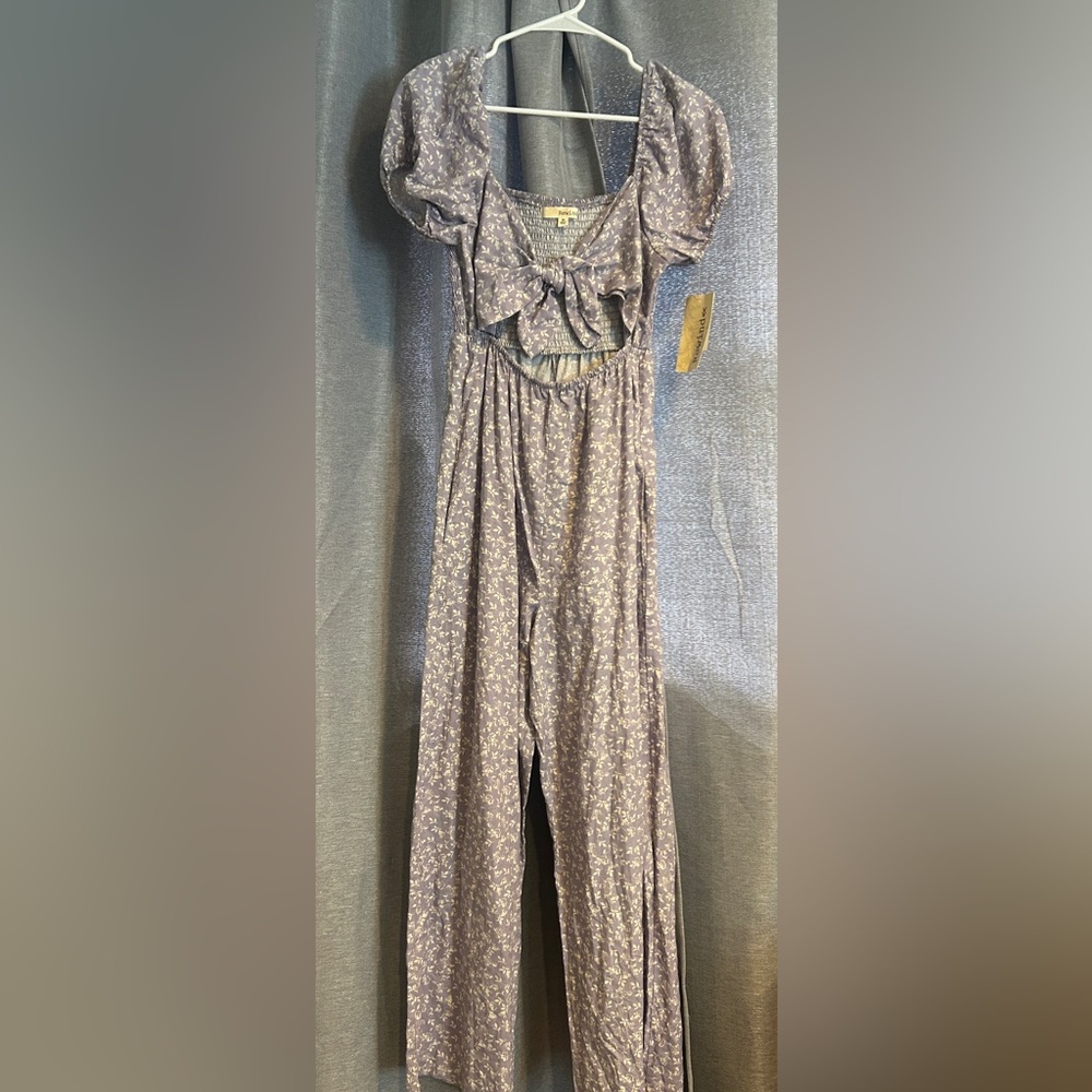 Adorable NWT Purple and White Floral Romper Juniors Size M